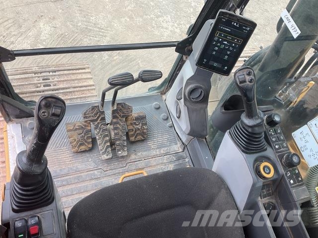 CAT 313GC حفارات زحافة