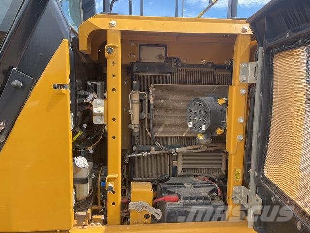 CAT 313GC حفارات زحافة