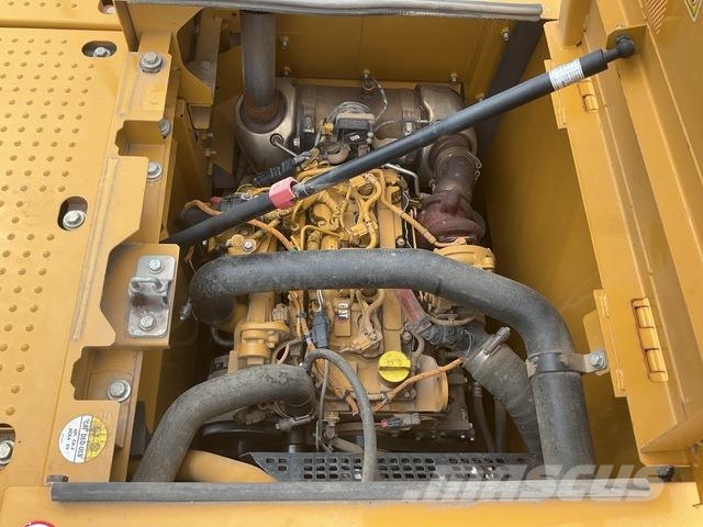 CAT 313GC حفارات زحافة
