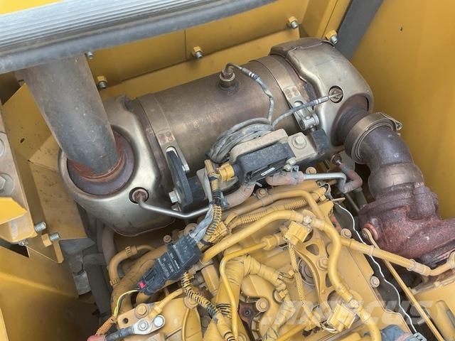 CAT 313GC حفارات زحافة