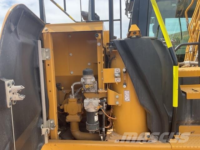 CAT 313GC حفارات زحافة