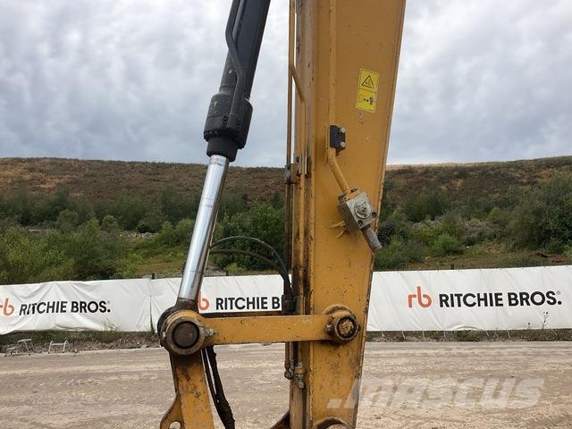 CAT 313GC حفارات زحافة