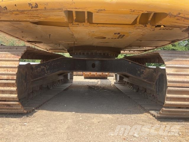 CAT 313GC حفارات زحافة