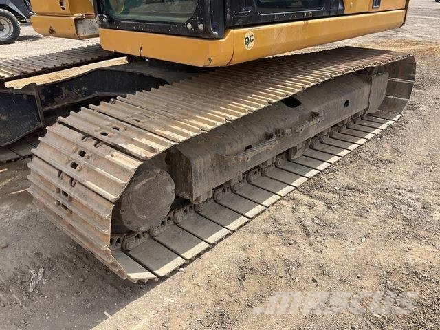 CAT 313GC حفارات زحافة