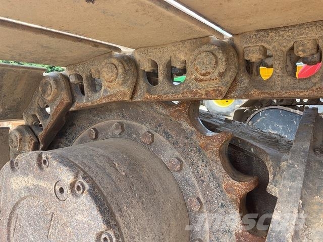 CAT 313GC حفارات زحافة