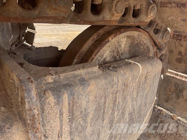 CAT 313GC حفارات زحافة