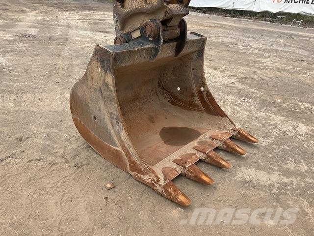 CAT 313GC حفارات زحافة
