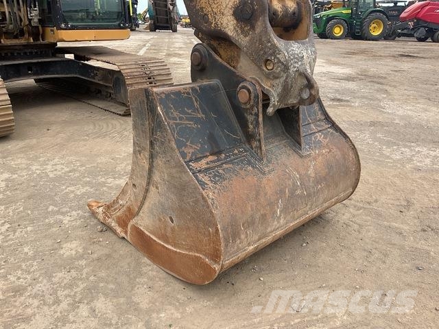 CAT 313GC حفارات زحافة