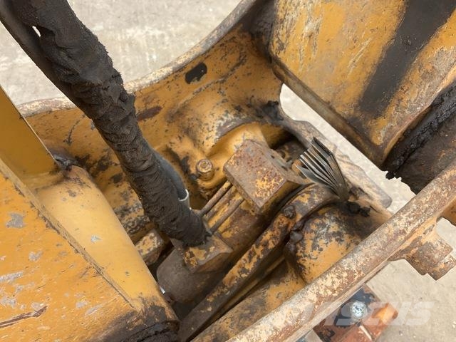 CAT 313GC حفارات زحافة