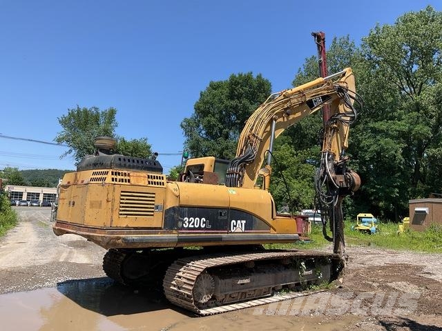 CAT 320 Surface drill rigs