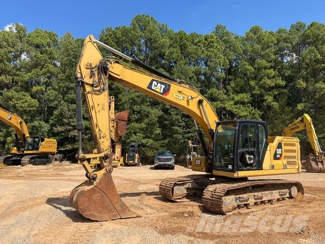 CAT 320 حفارات زحافة