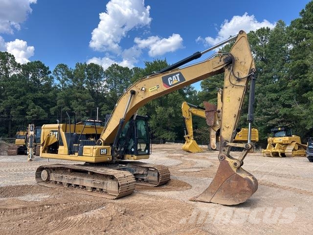 CAT 320 حفارات زحافة