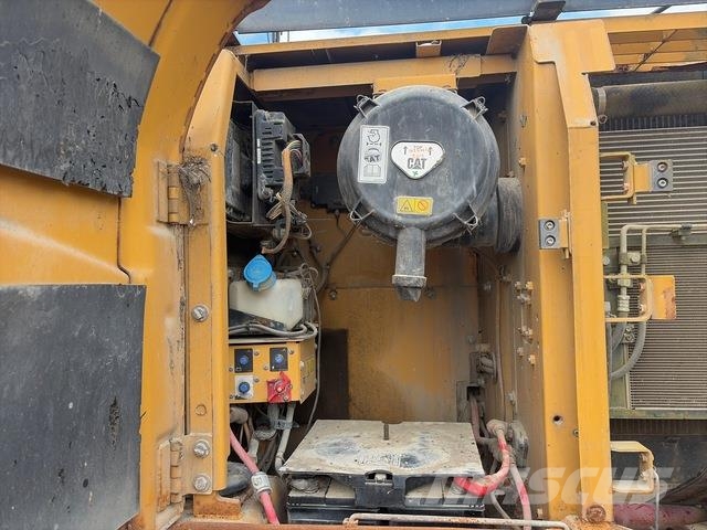 CAT 320D Escavadeiras de esteiras