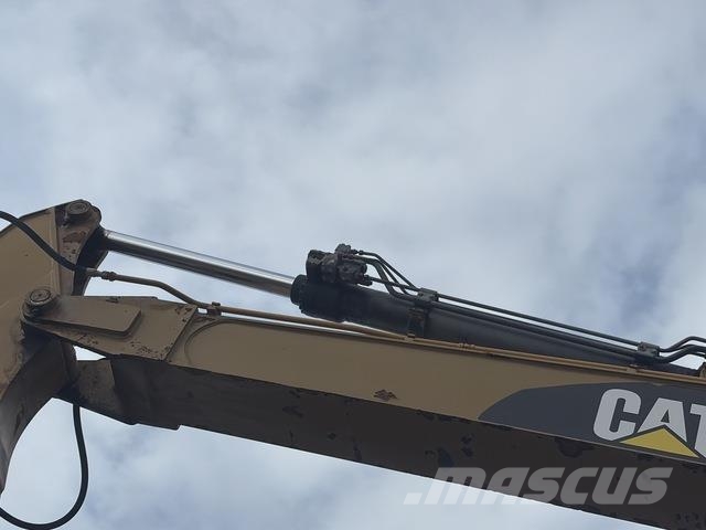 CAT 320D Escavadeiras de esteiras