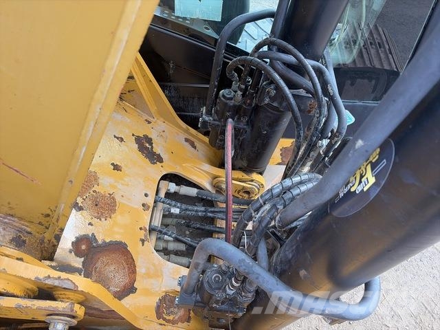 CAT 320D Escavadeiras de esteiras