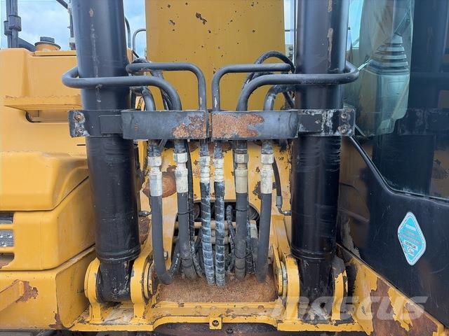 CAT 320D Escavadeiras de esteiras