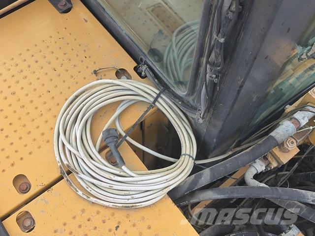 CAT 320D Escavadeiras de esteiras