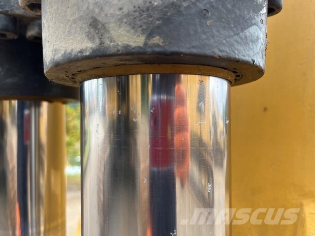 CAT 321D LCR 대형 굴삭기 29톤 이상