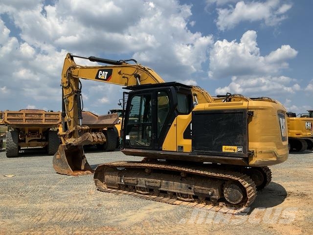 CAT 323 Pelle sur chenilles