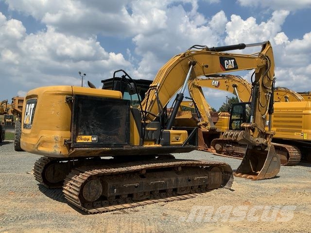 CAT 323 Pelle sur chenilles