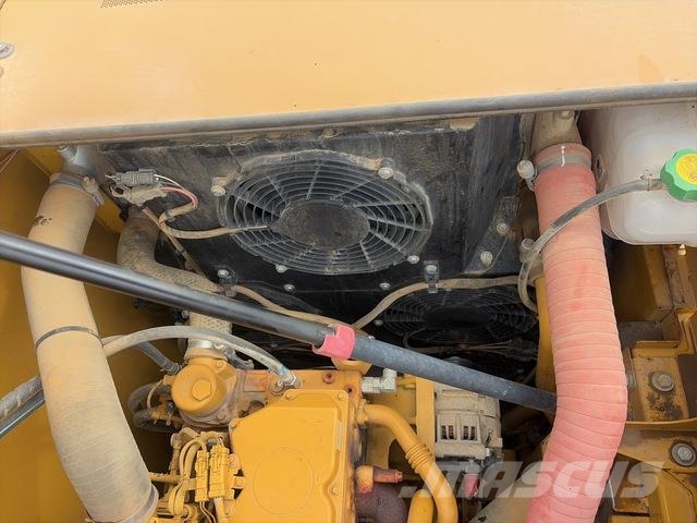 CAT 323 Beltegraver