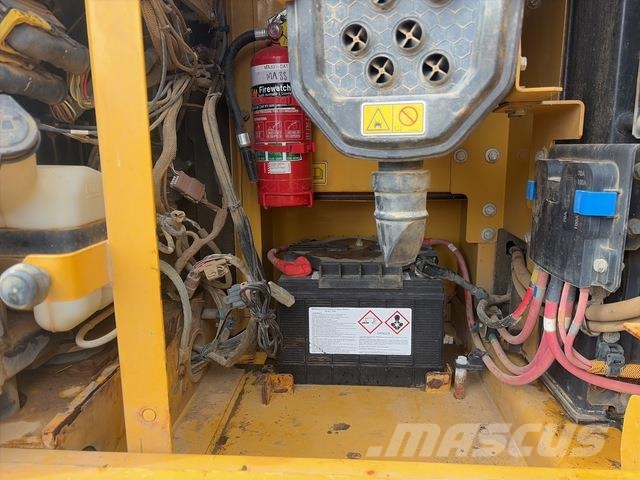 CAT 323 Beltegraver