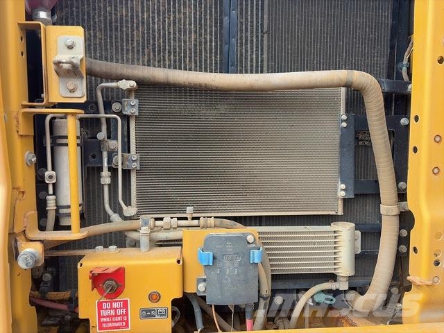 CAT 323 Beltegraver