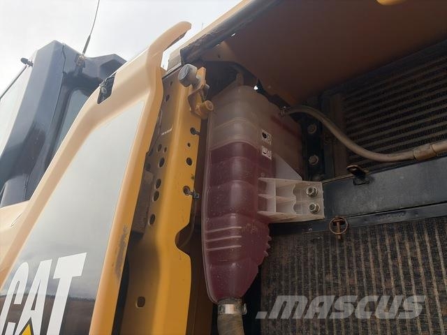 CAT 323 Beltegraver
