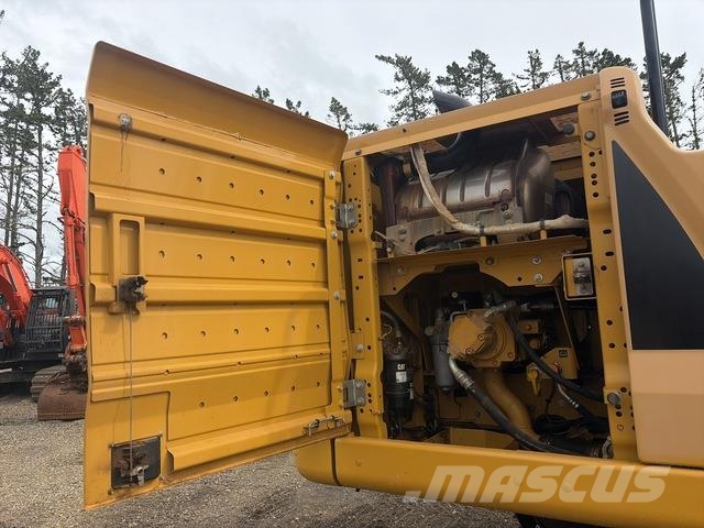 CAT 323 Beltegraver