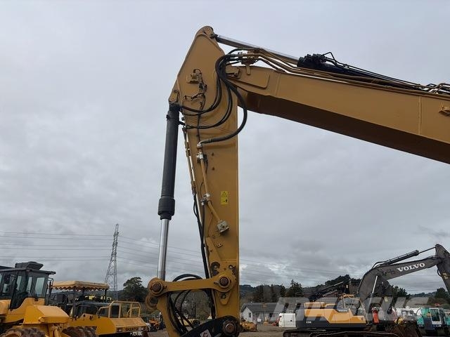 CAT 323 Beltegraver