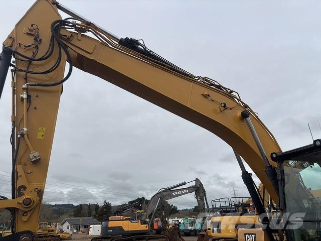 CAT 323 Beltegraver