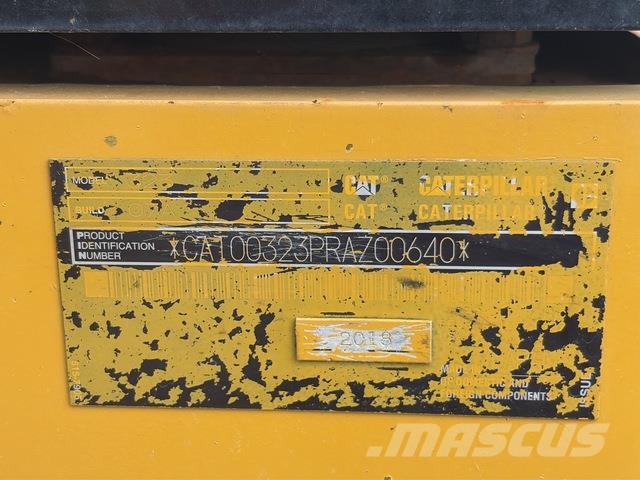 CAT 323 Beltegraver