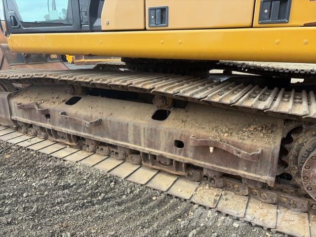 CAT 323 Beltegraver