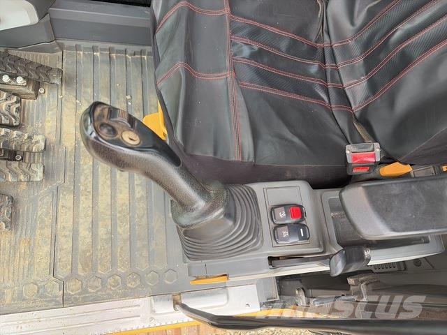 CAT 323 حفارات زحافة