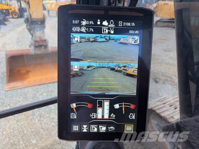 CAT 323 حفارات زحافة