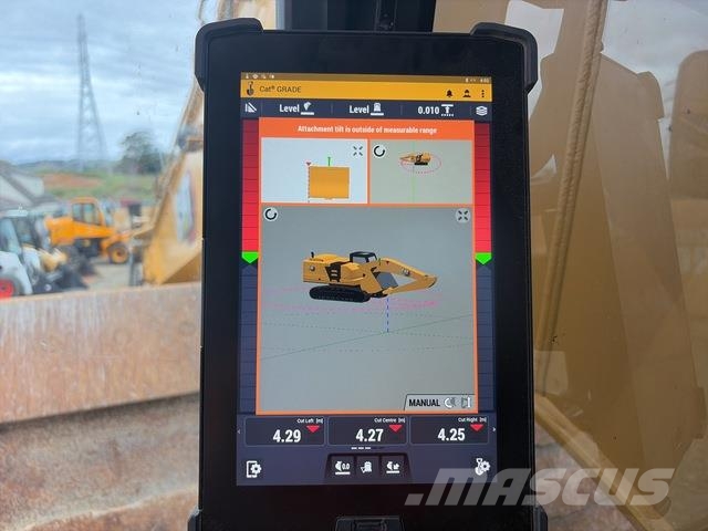 CAT 323 حفارات زحافة