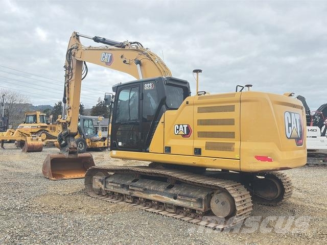CAT 323 حفارات زحافة