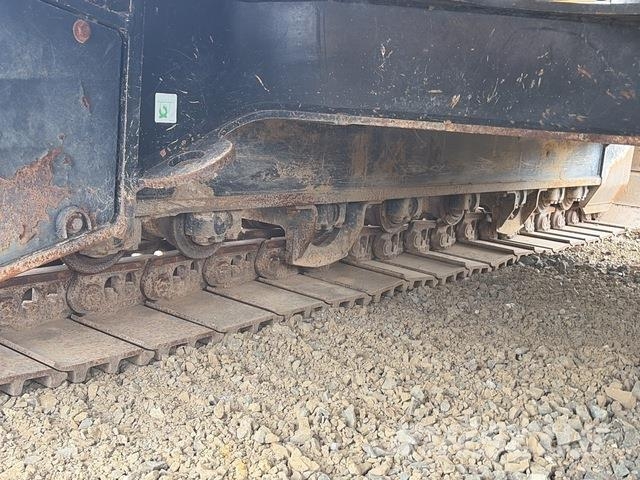 CAT 323 حفارات زحافة