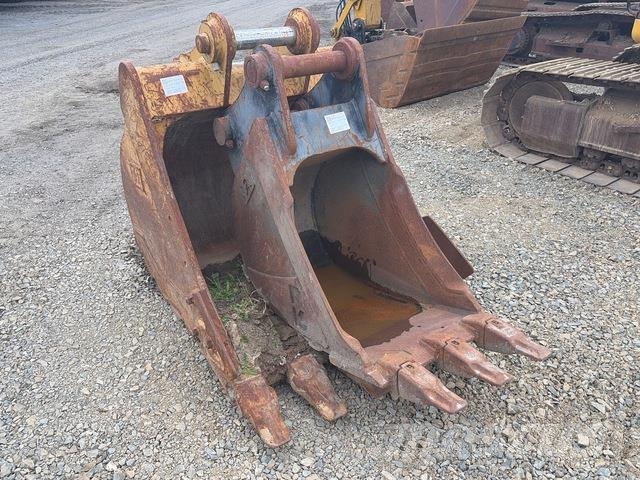 CAT 323 حفارات زحافة