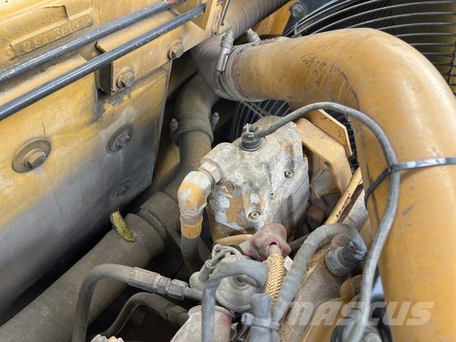 CAT 324D 대형 굴삭기 29톤 이상