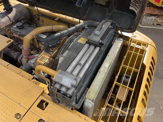 CAT 324D 대형 굴삭기 29톤 이상