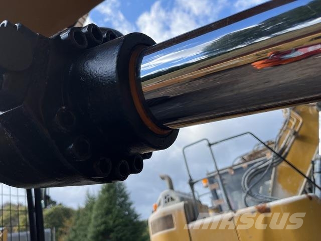 CAT 324D 대형 굴삭기 29톤 이상