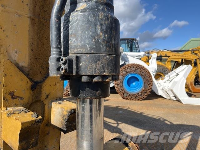 CAT 324DL 대형 굴삭기 29톤 이상
