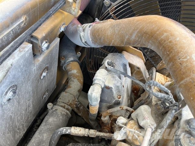 CAT 324DL 大型油圧ショベル12t以上(パワーショベル・ユンボ)