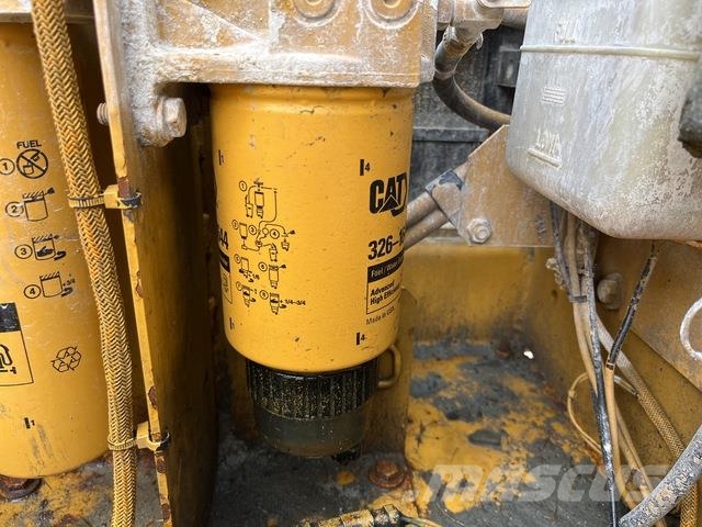 CAT 324DL 大型油圧ショベル12t以上(パワーショベル・ユンボ)