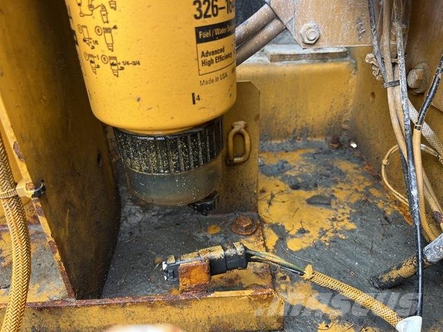 CAT 324DL 大型油圧ショベル12t以上(パワーショベル・ユンボ)