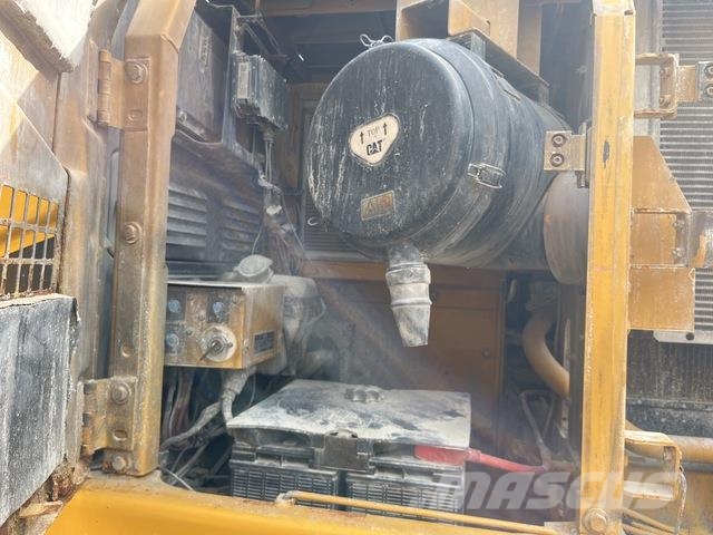 CAT 324DL 大型油圧ショベル12t以上(パワーショベル・ユンボ)