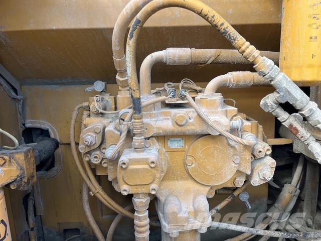 CAT 324DL 大型油圧ショベル12t以上(パワーショベル・ユンボ)