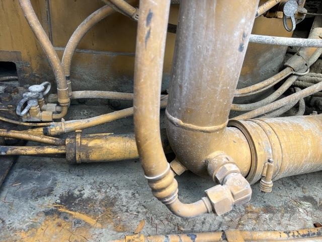 CAT 324DL 大型油圧ショベル12t以上(パワーショベル・ユンボ)