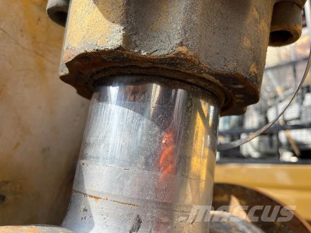 CAT 324DL 大型油圧ショベル12t以上(パワーショベル・ユンボ)